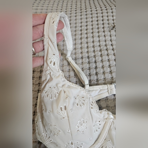 WILD FABLE Eyelet Underwire Bikini Top And Extra High Leg Eyelet Low-Rise.Size S - Picture 11 of 16